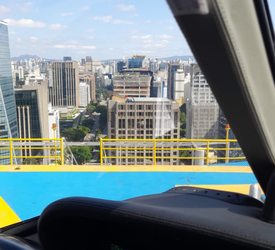 Interior de helicóptero executivo